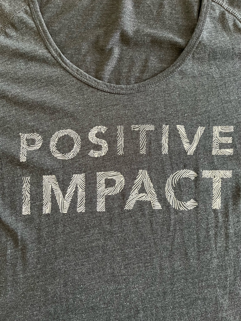 Tentree Positive Impact Heather Gray Scoop Neck Curved Hem Sustainable Tee - Picture 1 of 9
